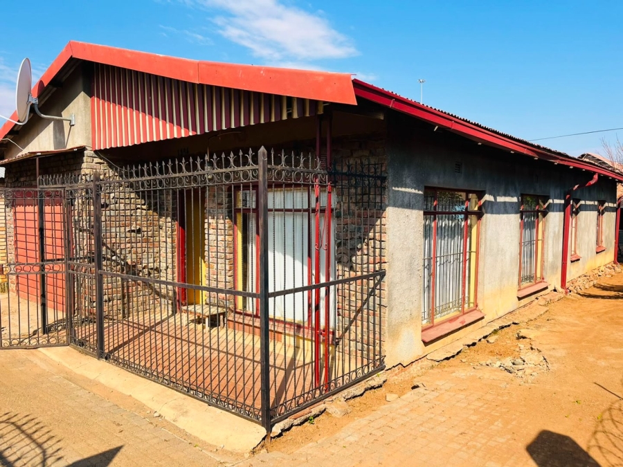 3 Bedroom Property for Sale in Kagisanong Free State